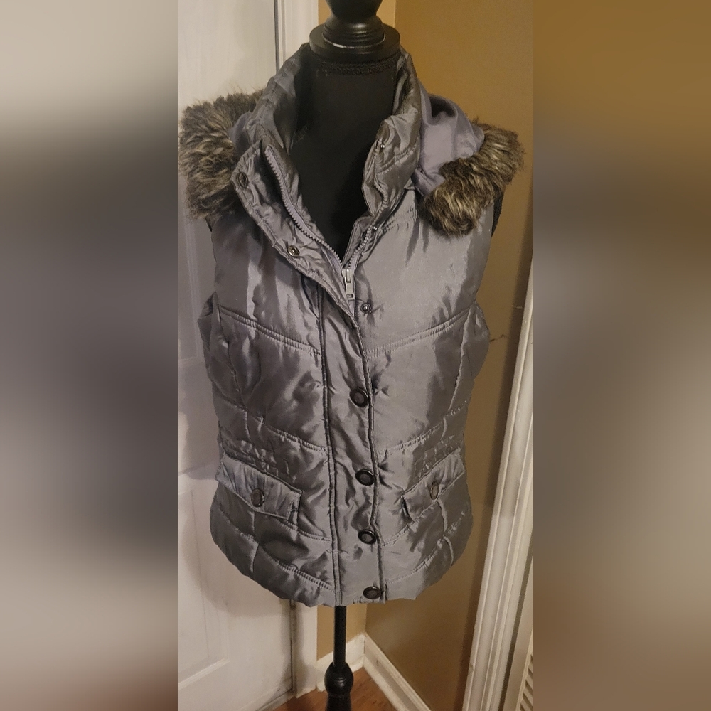 New York & Company Silver Puffer Vest with Removable Faux Fur Hood, Size Medium
